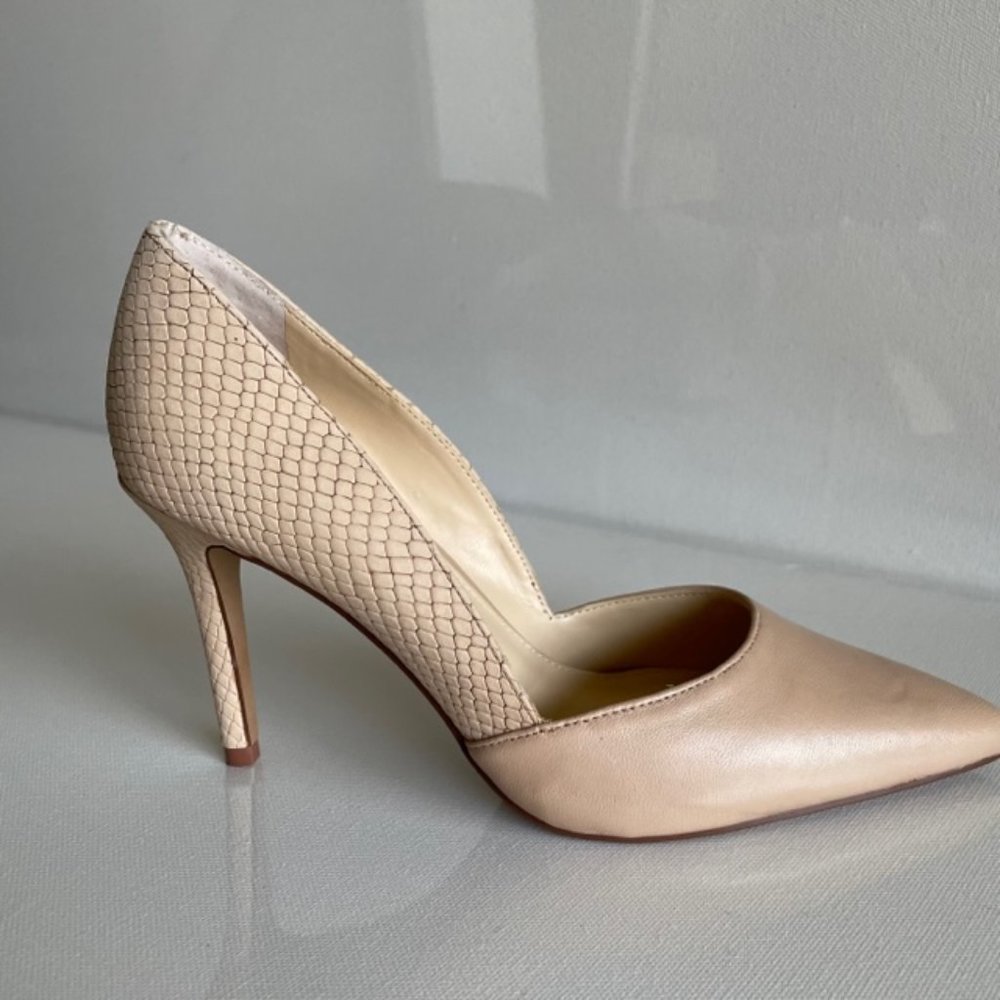 Vince Camuto Tan Closed Toe Snake Embossed Pumps, size 6.5, VP. AIRMOSAH